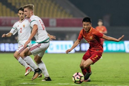  曼联青训小将首次亮相，十八岁新星攻入制胜球  