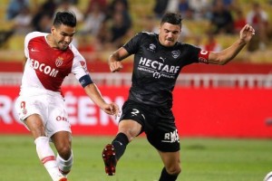  法甲黑马昂热五轮不败，冲击欧战席位势头强劲  