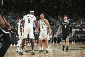  库里三分雨浇灭热火反扑势头  