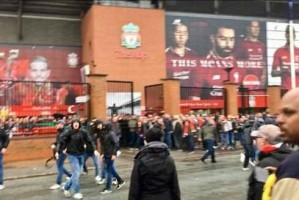  利物浦球迷冲突，警方介入调查处理  