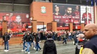  利物浦球迷冲突，警方介入调查处理  