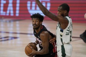  热火总决赛重演 1分之差复仇雄鹿登顶东部