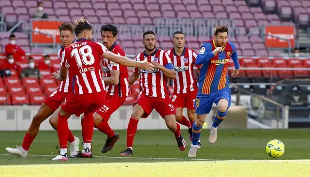  切尔西锋线告急，奥巴梅扬转投巴萨  